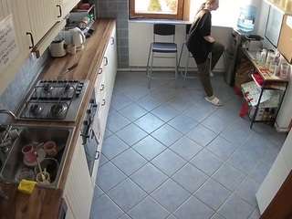 voyeurcam-julmodels-kitchen-2 camsoda