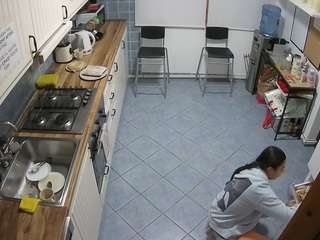 voyeurcam-julmodels-kitchen-2 camsoda