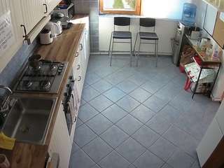 voyeurcam-julmodels-kitchen-2 camsoda