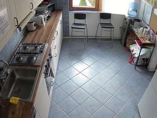 voyeurcam-julmodels-kitchen-2 camsoda