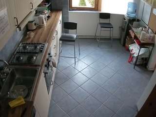 voyeurcam-julmodels-kitchen-2 camsoda