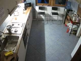voyeurcam-julmodels-kitchen-2 camsoda