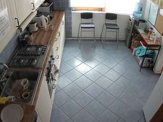 voyeurcam-julmodels-kitchen-2
