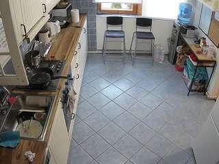 voyeurcam-julmodels-kitchen-2