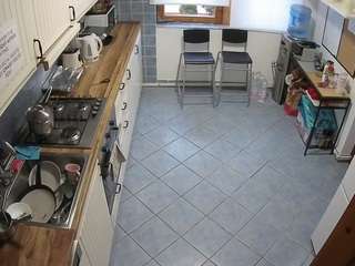voyeurcam-julmodels-kitchen-2
