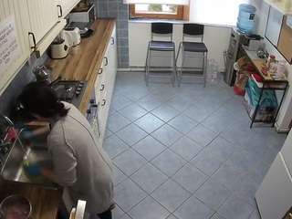 voyeurcam-julmodels-kitchen-2