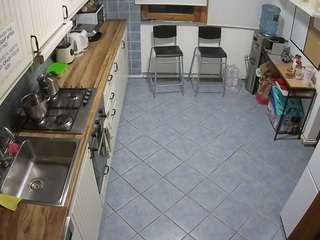 voyeurcam-julmodels-kitchen-2
