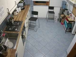 voyeurcam-julmodels-kitchen-2 camsoda