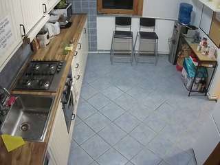 voyeurcam-julmodels-kitchen-2