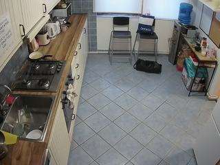 voyeurcam-julmodels-kitchen-2