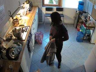 voyeurcam-julmodels-kitchen-2