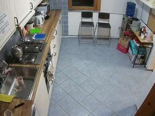 voyeurcam-julmodels-kitchen-2