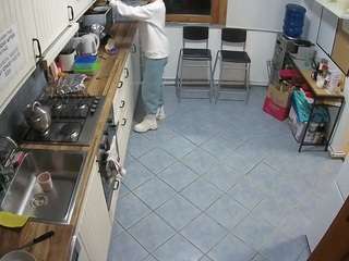 voyeurcam-julmodels-kitchen-2