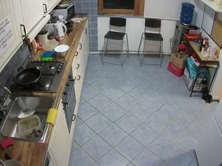 voyeurcam-julmodels-kitchen-2