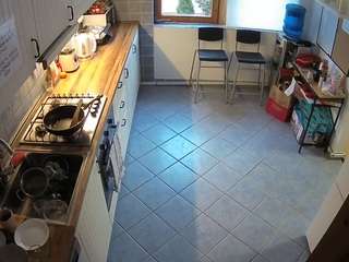 voyeurcam-julmodels-kitchen-2