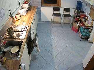 voyeurcam-julmodels-kitchen-2