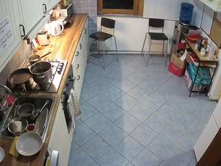 voyeurcam-julmodels-kitchen-2