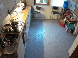 voyeurcam-julmodels-kitchen-2