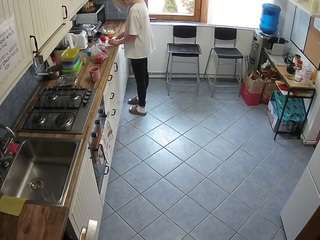 voyeurcam-julmodels-kitchen-2