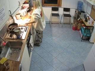 voyeurcam-julmodels-kitchen-2