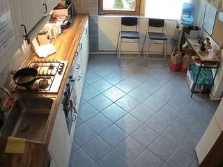 voyeurcam-julmodels-kitchen-2