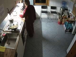 voyeurcam-julmodels-kitchen-2