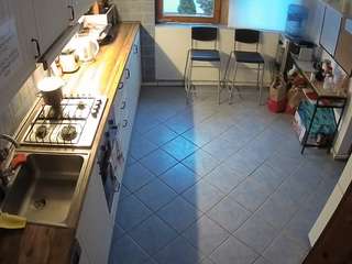 voyeurcam-julmodels-kitchen-2