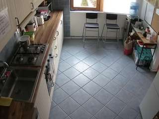 voyeurcam julmodels kitchen 2 live webcam on Soda Cams