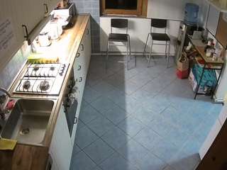 voyeurcam-julmodels-kitchen-2
