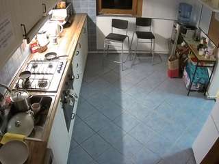 voyeurcam-julmodels-kitchen-2