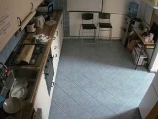 voyeurcam-julmodels-kitchen-2