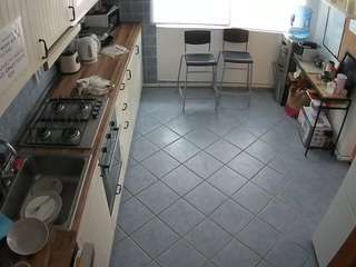 voyeurcam-julmodels-kitchen-2