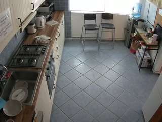voyeurcam-julmodels-kitchen-2