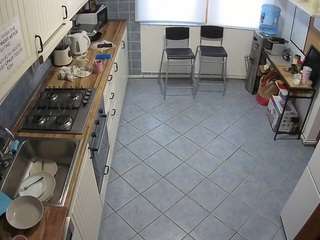 voyeurcam-julmodels-kitchen-2