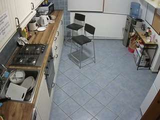 voyeurcam-julmodels-kitchen-2