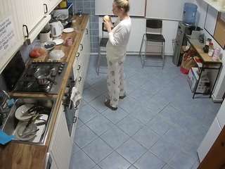 voyeurcam-julmodels-kitchen-2