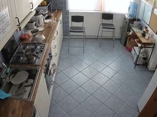voyeurcam-julmodels-kitchen-2