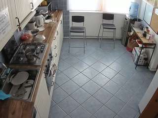 voyeurcam-julmodels-kitchen-2