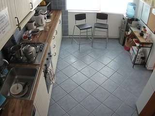 voyeurcam-julmodels-kitchen-2