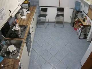 voyeurcam-julmodels-kitchen-2