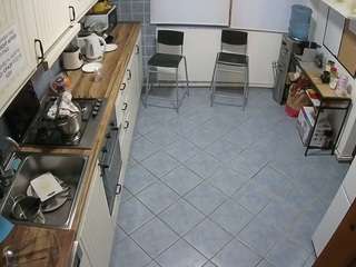 voyeurcam-julmodels-kitchen-2