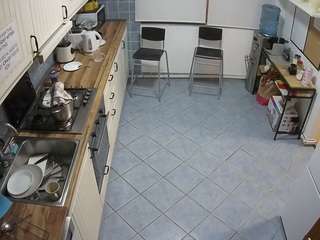 voyeurcam-julmodels-kitchen-2
