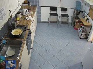voyeurcam-julmodels-kitchen-2