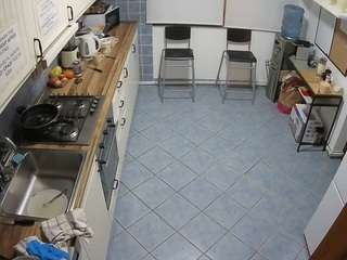 voyeurcam-julmodels-kitchen-2