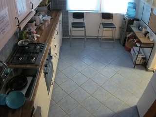 voyeurcam-julmodels-kitchen-2