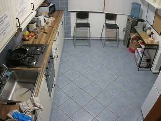 voyeurcam-julmodels-kitchen-2
