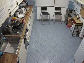 voyeurcam-julmodels-kitchen-2