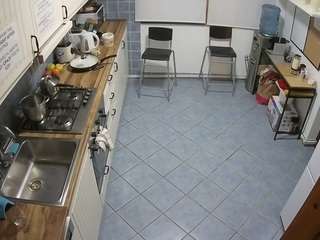 voyeurcam-julmodels-kitchen-2