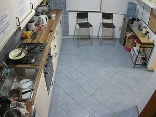 voyeurcam-julmodels-kitchen-2