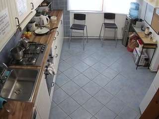 voyeurcam-julmodels-kitchen-2